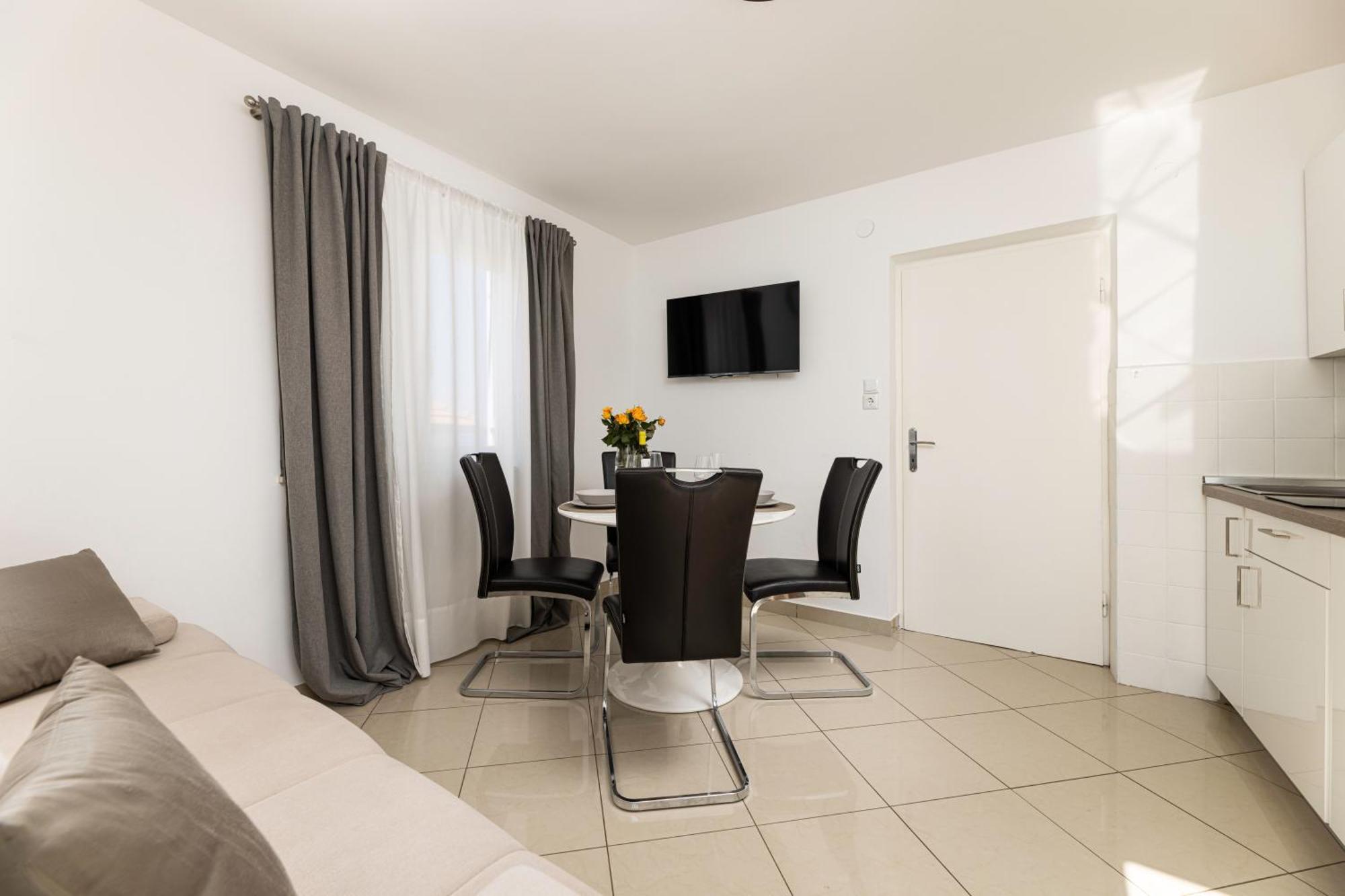 Apartments Lacrima Šilo Buitenkant foto
