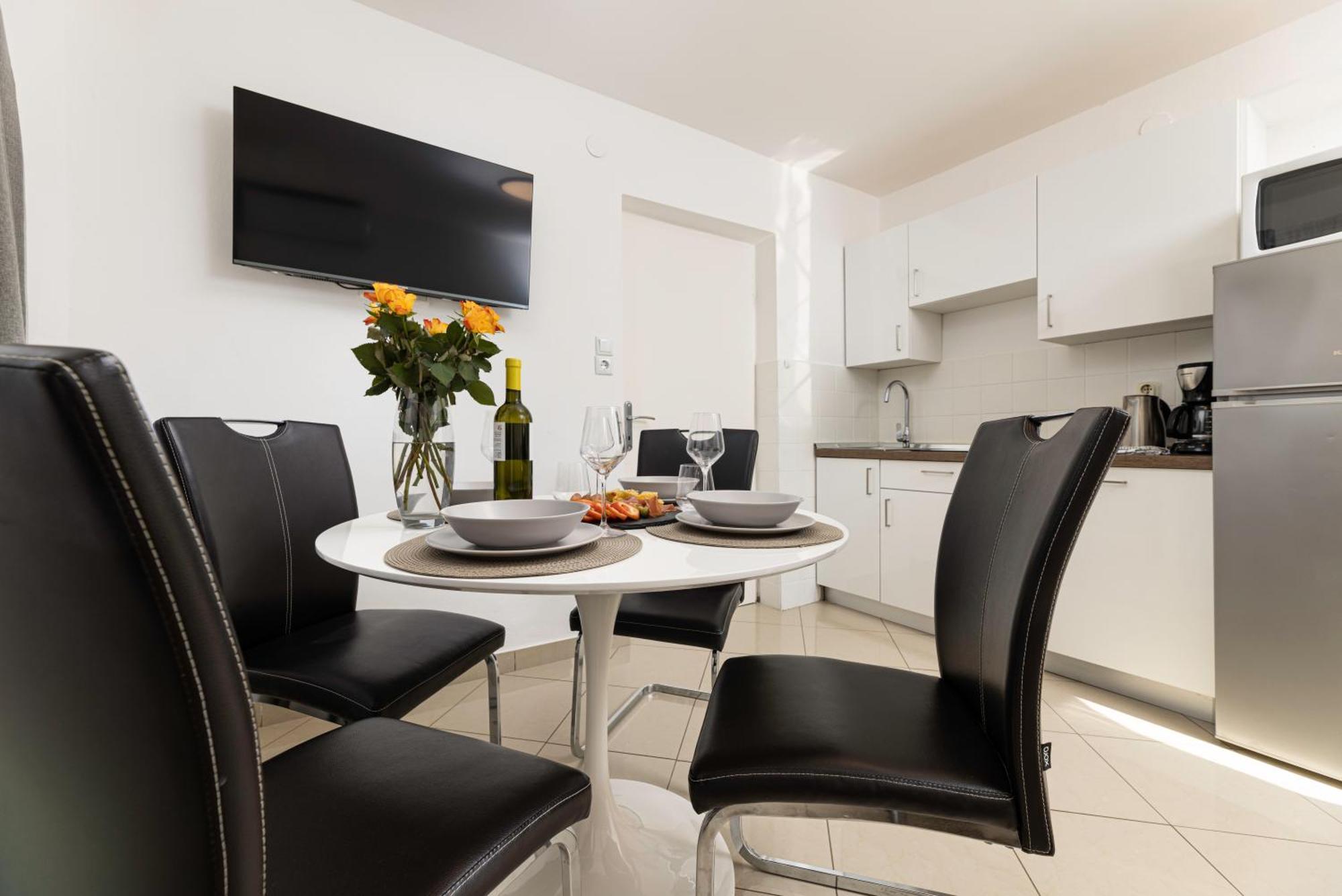 Apartments Lacrima Šilo Buitenkant foto