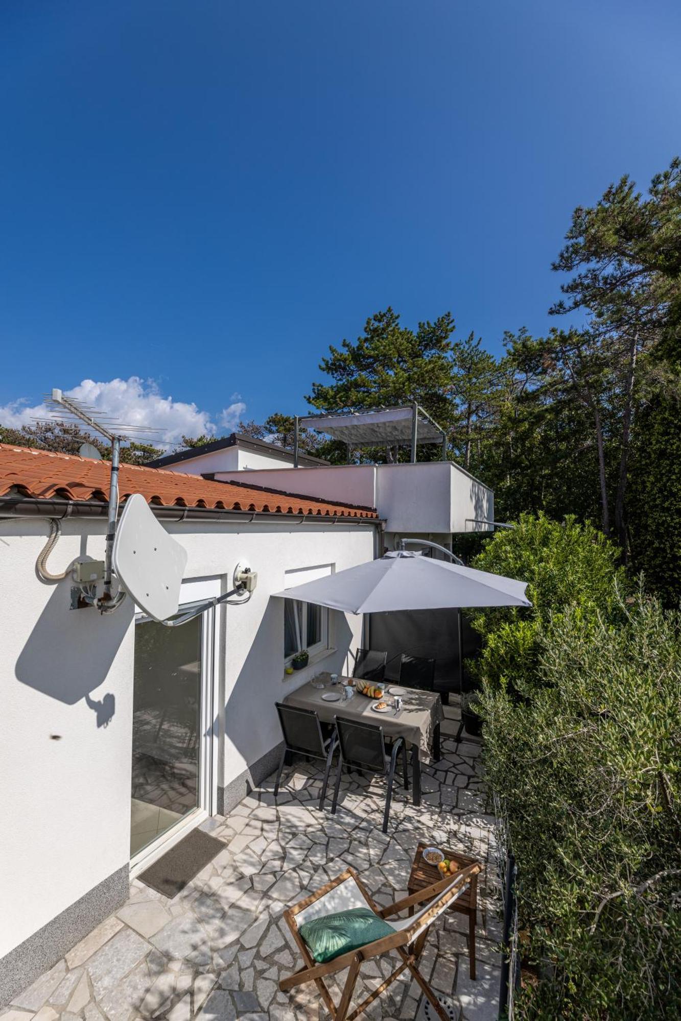 Apartments Lacrima Šilo Buitenkant foto